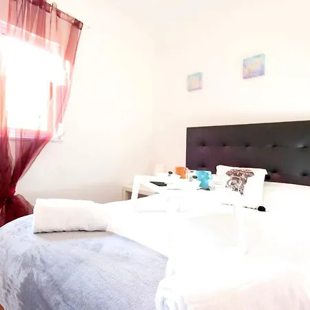 With One Bedroom In With Terrace Apartment Lissabon