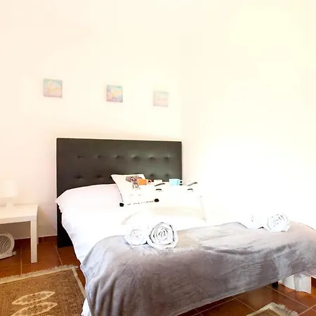 With One Bedroom In With Terrace Apartment Lissabon