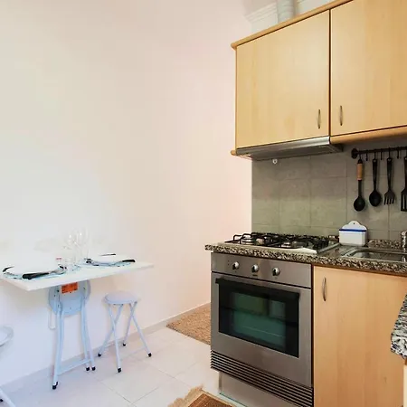 With One Bedroom In With Terrace Lisbona